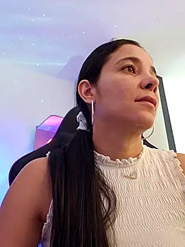 Snapshot of miaeyes chatting on 13, 1, 2025 miaeyes online show from 13, 1, 2025