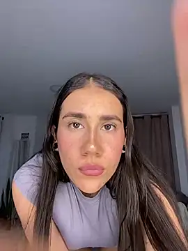 Snapshot of KaryAndTylor chatting on 7, 12, 2024 KaryAndTylor online show from 7, 12, 2024