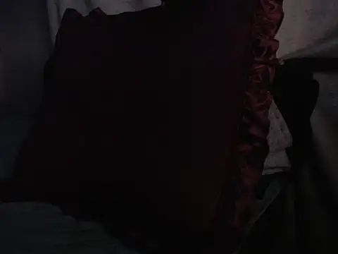 Snapshot of devine_TATAS chatting on 11, 11, 2025 devine TATAS online show from 11, 11, 2025