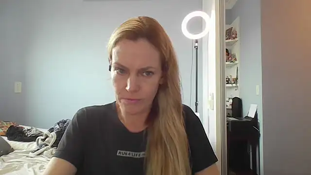 Annylove1 online show from 8, 4, 2026