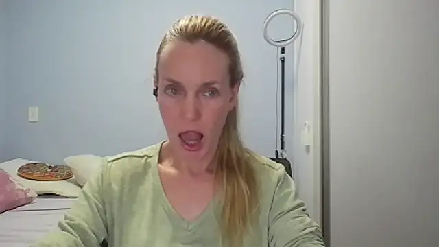 Snapshot of Annylove1 chatting on 20, 4, 2026 Annylove1 online show from 20, 4, 2026