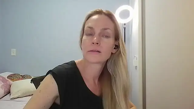 Snapshot of Annylove1 chatting on 20, 4, 2026 Annylove1 online show from 20, 4, 2026