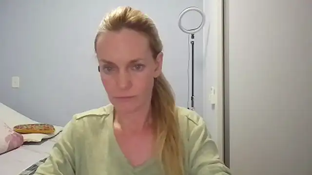 Snapshot of Annylove1 chatting on 22, 4, 2026 Annylove1 online show from 22, 4, 2026