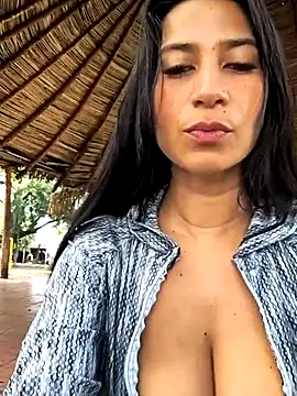 Snapshot of lady-rosse chatting on 27, 2, 2025 lady-rosse online show from 27, 2, 2025