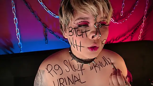 Snapshot of Laura_takint chatting on 25, 12, 2024 Laura takint online show from 25, 12, 2024