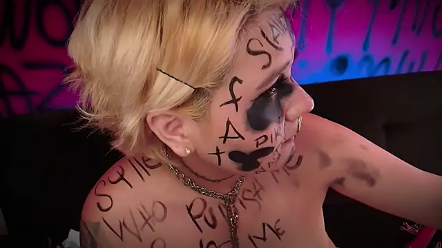 Snapshot of Laura_takint chatting on 30, 1, 2025 Laura takint online show from 30, 1, 2025