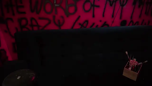 Snapshot of Laura_takint chatting on 5, 2, 2025 Laura takint online show from 5, 2, 2025