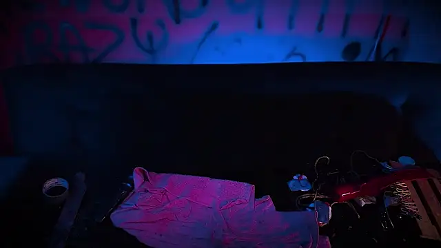 Snapshot of Laura_takint chatting on 8, 2, 2025 Laura takint online show from 8, 2, 2025