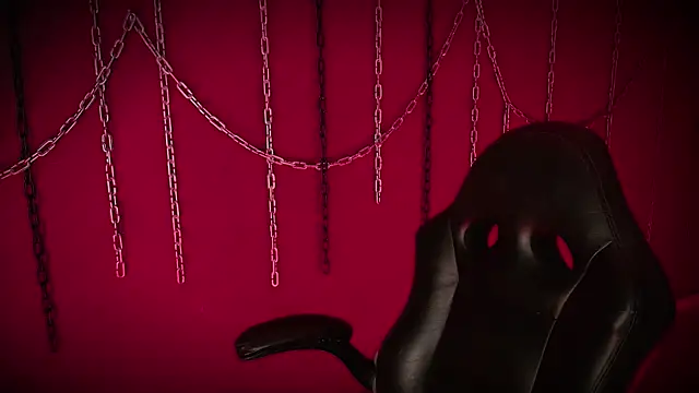 Snapshot of Laura_takint chatting on 4, 3, 2025 Laura takint online show from 4, 3, 2025