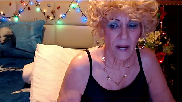 Snapshot of HappyWomanOn chatting on 21, 2, 2026 HappyWomanOn online show from 21, 2, 2026