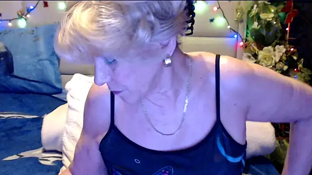Snapshot of HappyWomanOn chatting on 23, 2, 2026 HappyWomanOn online show from 23, 2, 2026