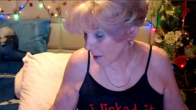 Snapshot of HappyWomanOn chatting on 26, 2, 2026 HappyWomanOn online show from 26, 2, 2026