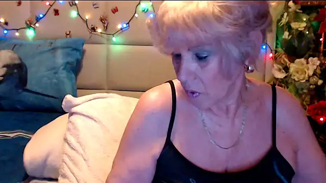 Snapshot of HappyWomanOn chatting on 27, 2, 2026 HappyWomanOn online show from 27, 2, 2026