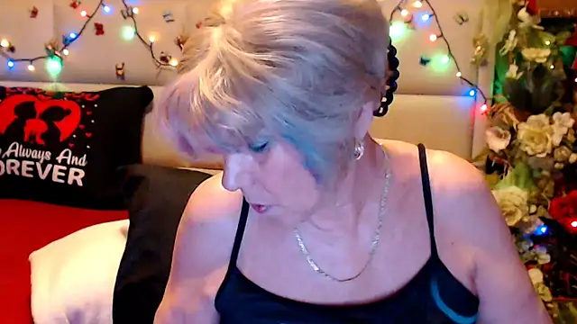 Snapshot of HappyWomanOn chatting on 6, 3, 2026 HappyWomanOn online show from 6, 3, 2026