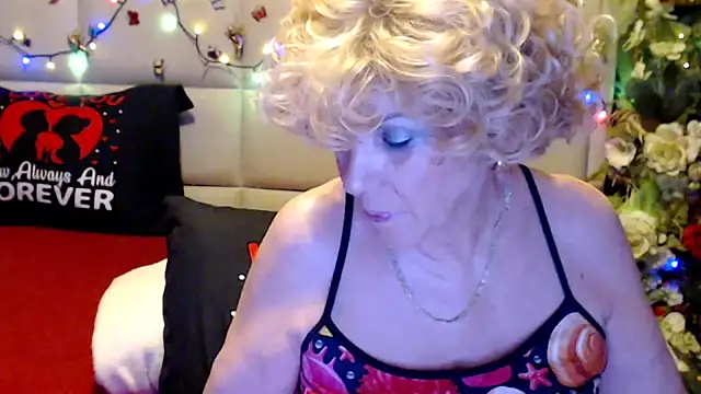Snapshot of HappyWomanOn chatting on 10, 3, 2026 HappyWomanOn online show from 10, 3, 2026