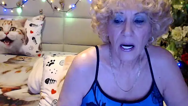Snapshot of HappyWomanOn chatting on 17, 3, 2026 HappyWomanOn online show from 17, 3, 2026