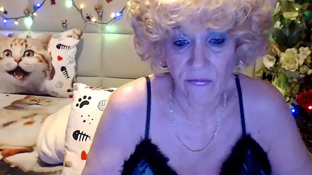 Snapshot of HappyWomanOn chatting on 18, 3, 2026 HappyWomanOn online show from 18, 3, 2026