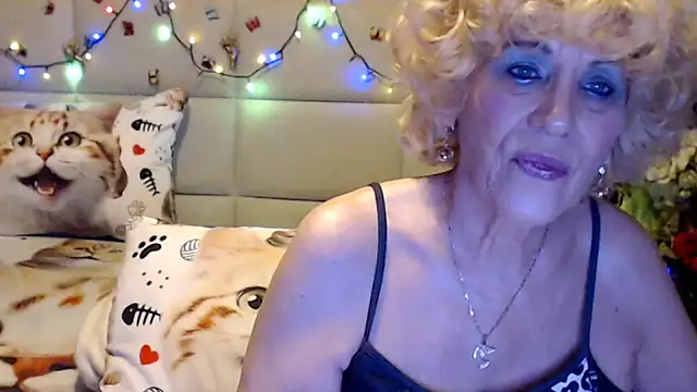 Snapshot of HappyWomanOn chatting on 19, 3, 2026 HappyWomanOn online show from 19, 3, 2026