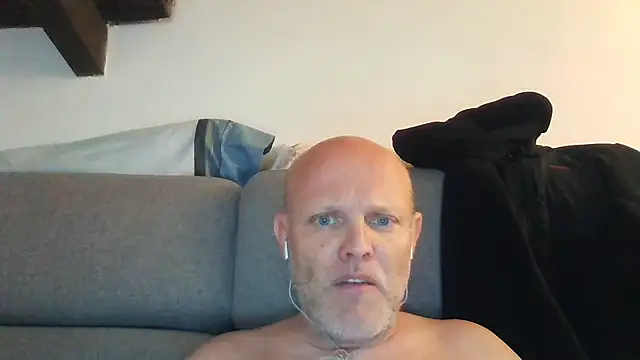 Snapshot of davigochi77bcn chatting on 12, 11, 2025 davigochi77bcn online show from 12, 11, 2025