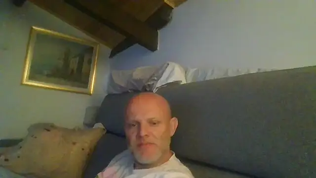 Snapshot of davigochi77bcn chatting on 14, 11, 2025 davigochi77bcn online show from 14, 11, 2025