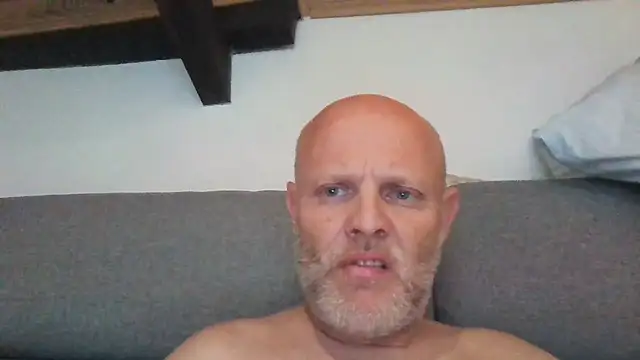 Snapshot of davigochi77bcn chatting on 26, 11, 2025 davigochi77bcn online show from 26, 11, 2025