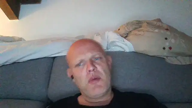 Snapshot of davigochi77bcn chatting on 19, 12, 2025 davigochi77bcn online show from 19, 12, 2025