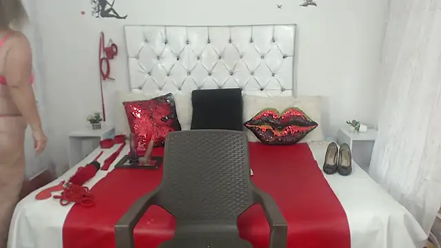 Snapshot of Sweetbigcatt chatting on 31, 5, 2026 Sweetbigcatt online show from 31, 5, 2026