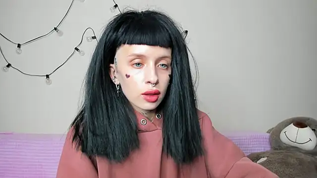 Snapshot of FlowerOfSin2001 chatting on 7, 10, 2025 FlowerOfSin2001 online show from 7, 10, 2025