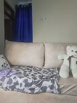 Red butterfly2 online show from 17, 4, 2026