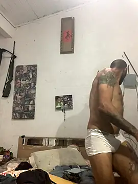 Snapshot of raphadoors19 chatting on 19, 11, 2025 raphadoors19 online show from 19, 11, 2025