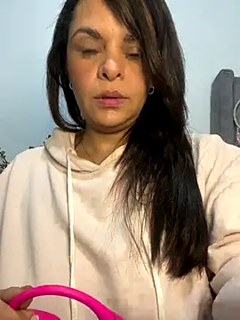 Snapshot of Kataliina chatting on 8, 10, 2025 Kataliina online show from 8, 10, 2025