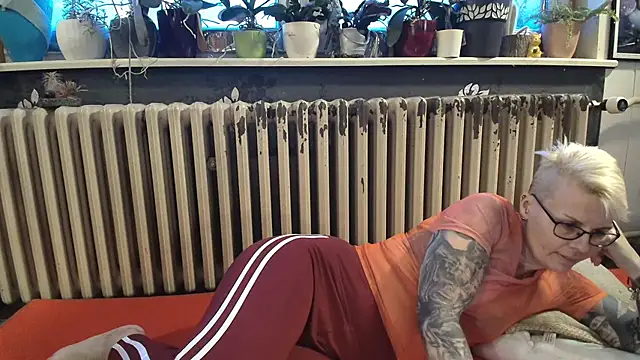 MaryG online show from 4, 1, 2025