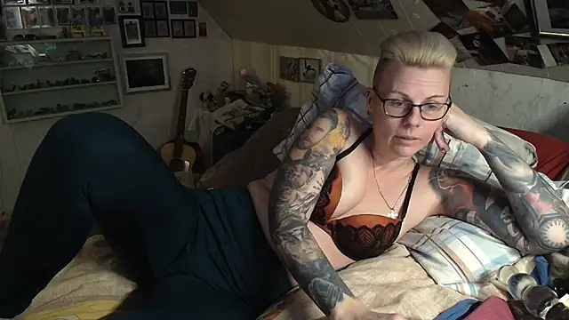 MaryG online show from 11, 2, 2025