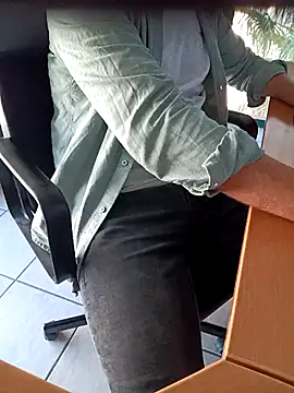 Snapshot of Laviestbelle chatting on 3, 11, 2025 Laviestbelle online show from 3, 11, 2025