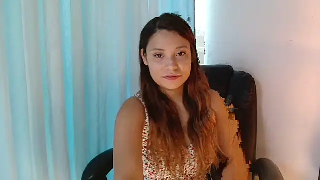 Snapshot of 3littleschoolteens chatting on 13, 6, 2026 3littleschoolteens online show from 13, 6, 2026