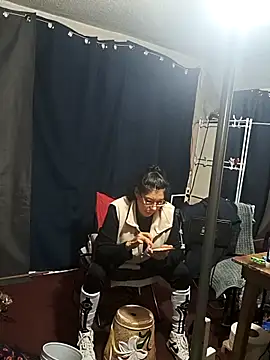 LaInsaciableIntensa online show from 6, 11, 2025