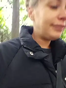 Snapshot of Keli_Jessi chatting on 9, 10, 2025 Keli Jessi online show from 9, 10, 2025