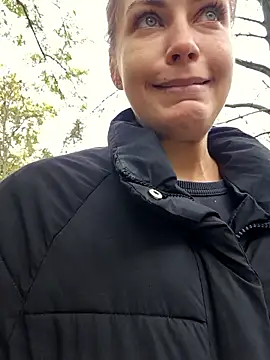 Snapshot of Keli_Jessi chatting on 23, 10, 2025 Keli Jessi online show from 23, 10, 2025