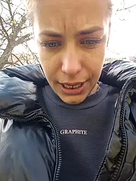 Keli Jessi online show from 5, 4, 2026