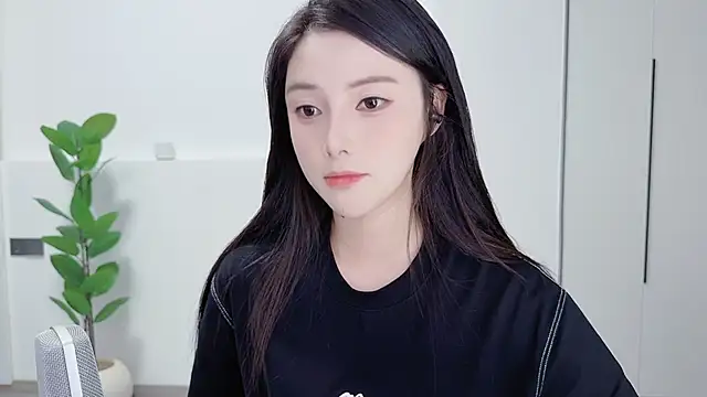 Snapshot of HaagenDazs_ chatting on 8, 10, 2025 HaagenDazs  online show from 8, 10, 2025