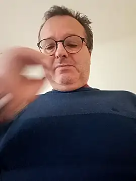 Snapshot of mike9473 chatting on 26, 9, 2025 mike9473 online show from 26, 9, 2025