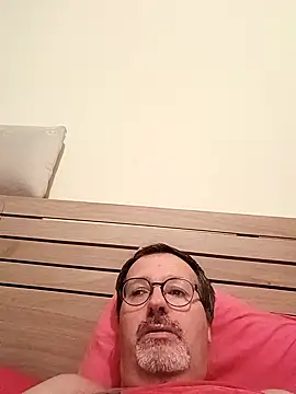 Snapshot of mike9473 chatting on 12, 10, 2025 mike9473 online show from 12, 10, 2025