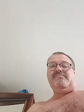 Snapshot of mike9473 chatting on 4, 11, 2025 mike9473 online show from 4, 11, 2025