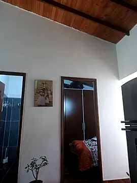 LunaZambrano online show from 23, 3, 2026