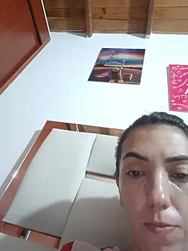 Snapshot of LunaZambrano chatting on 20, 5, 2026 LunaZambrano online show from 20, 5, 2026