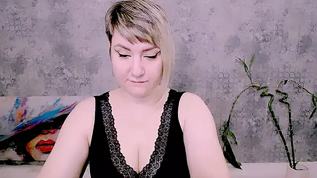 Snapshot of Djullia chatting on 25, 5, 2026 Djullia online show from 25, 5, 2026
