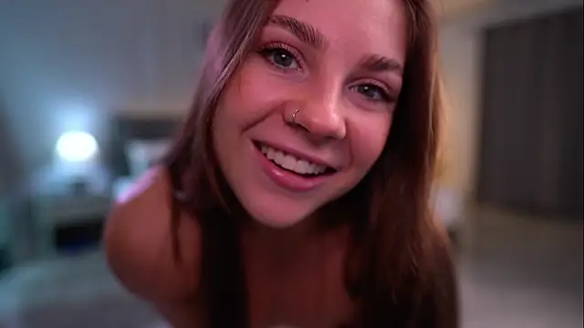 Cute Foxyxh online show from 9, 1, 2025