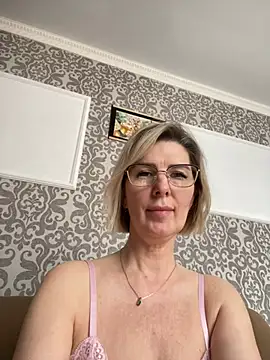 sensualEmilia online show from 11, 4, 2026