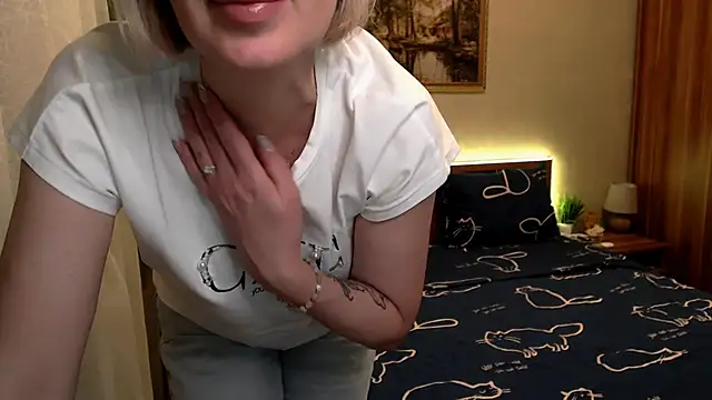 Snapshot of sensualEmilia chatting on 26, 5, 2026 sensualEmilia online show from 26, 5, 2026