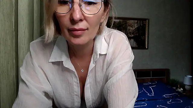 Snapshot of sensualEmilia chatting on 29, 5, 2026 sensualEmilia online show from 29, 5, 2026